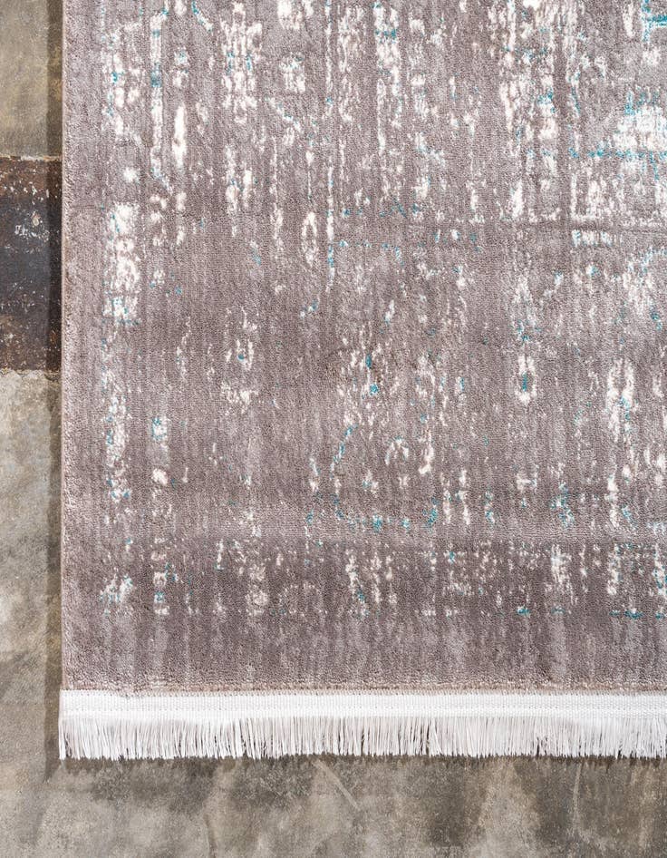 Detail image of 7' x 10' Modern Classical Rug