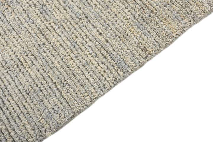 5' 9 x 8' 9 Hand Knotted Moroccan Wool Rug