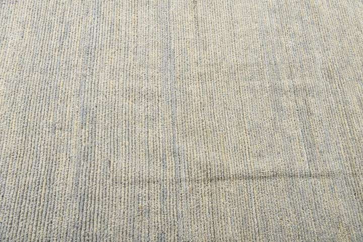 5' 9 x 8' 9 Hand Knotted Moroccan Wool Rug