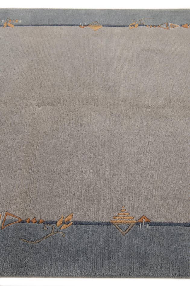 Detail image of 4' 9 x 6' 7 Hand Knotted Nepal Wool Rug