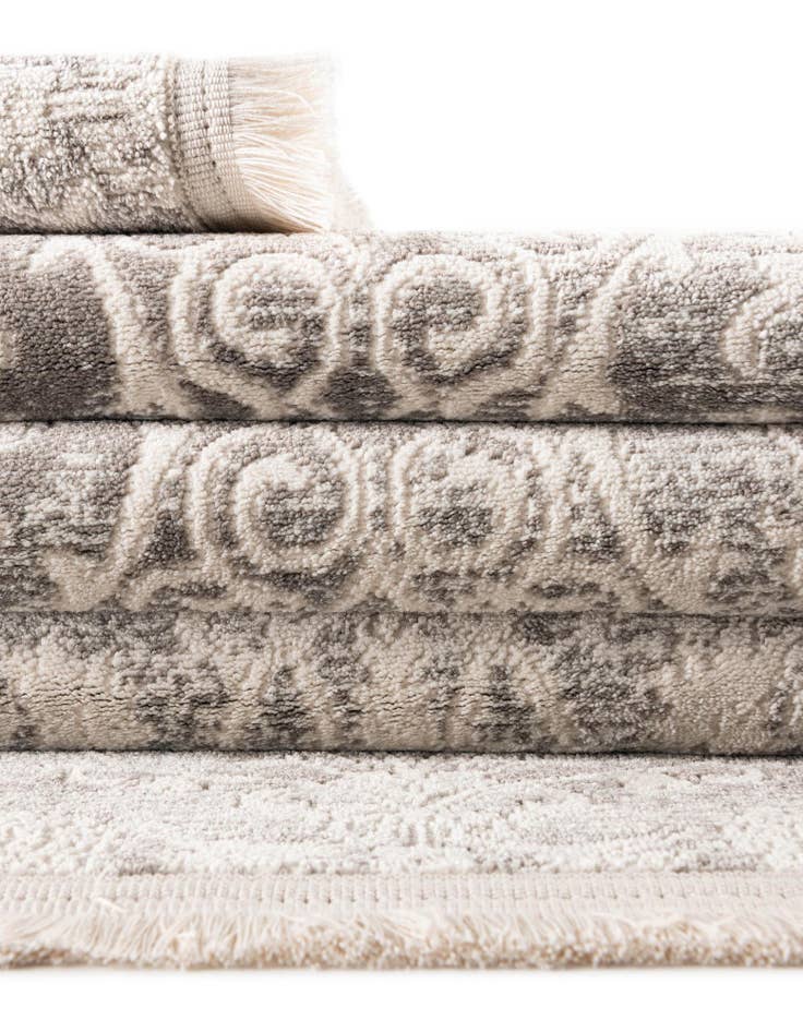 Detail image of 5' x 8' New Vintage Rug