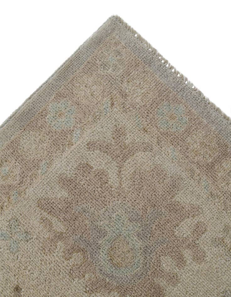 Detail image of 9' 10 x 13' 10 Hand Knotted Oushak Wool Rug