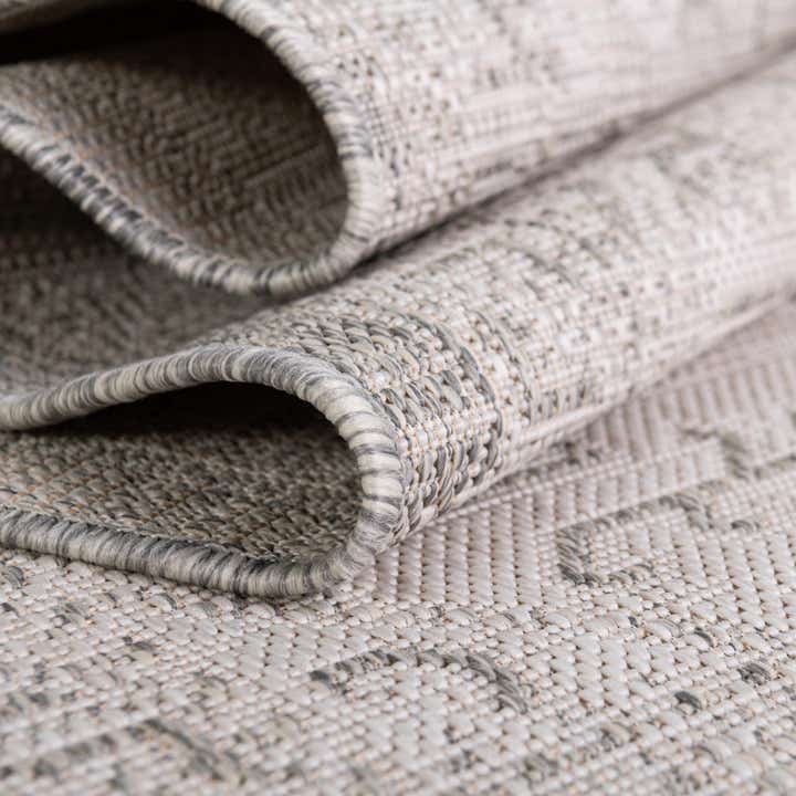 2' x 3' Easy-Clean Aztec Indoor / Outdoor Rug