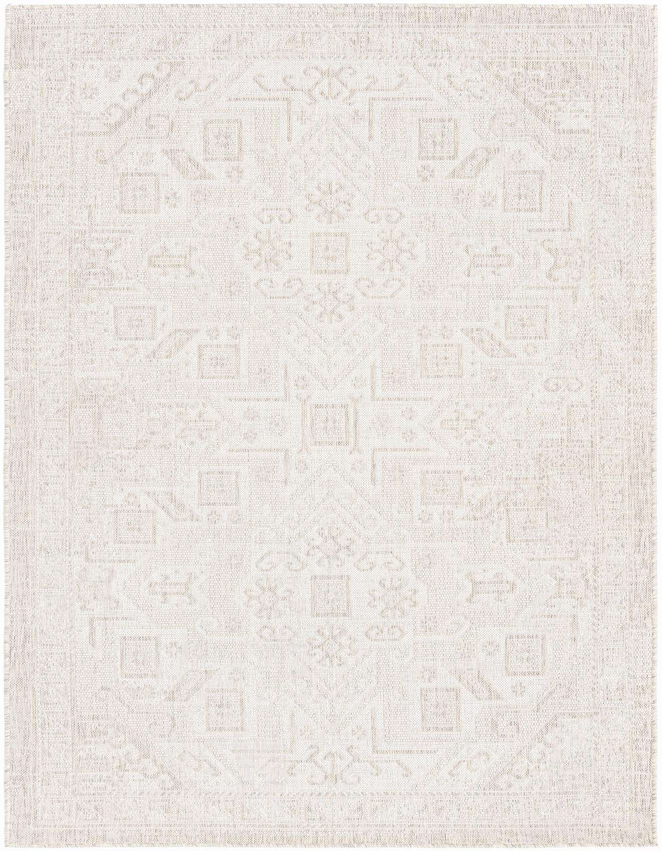 5' 3 x 8' Easy-Clean Aztec Indoor / Outdoor Rug