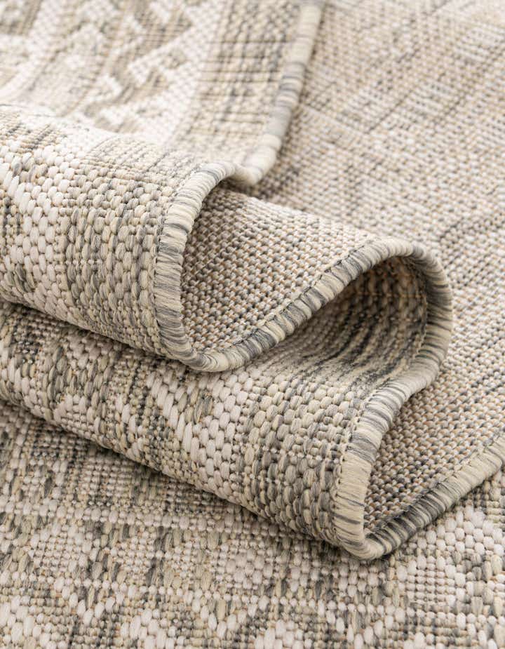 7' x 10' Easy-Clean Aztec Indoor / Outdoor Rug