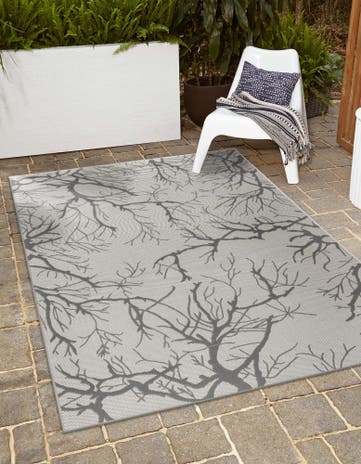 Light Gray Easy-Clean Botanical Indoor / Outdoor Rug