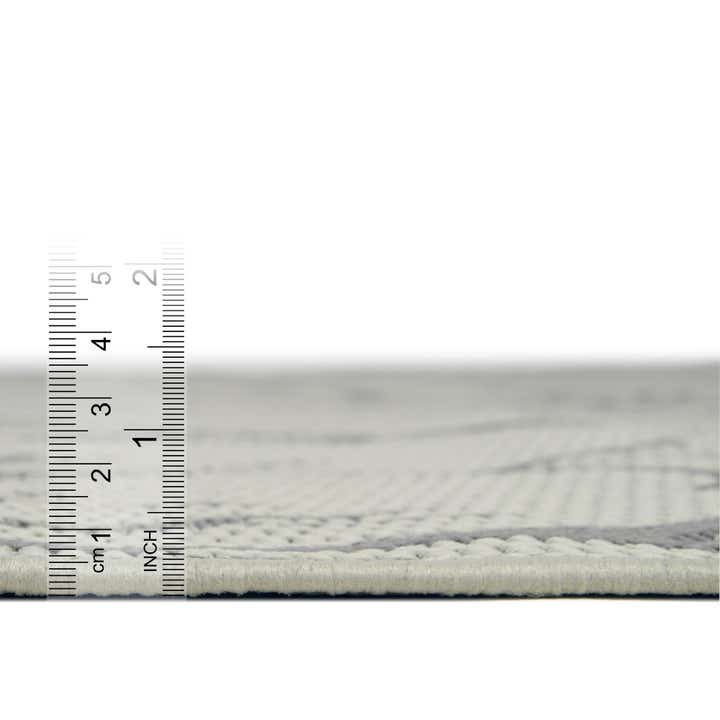 7' x 10' Easy-Clean Botanical Indoor / Outdoor Rug