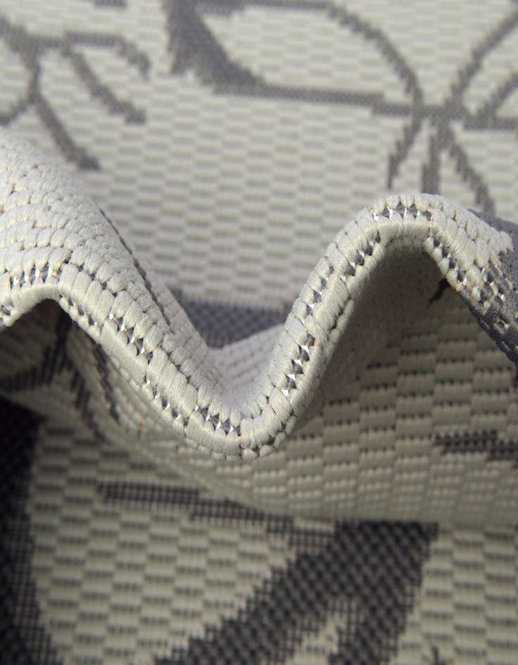 Detail image of 6' x 9'  Washable Botanical Indoor / Outdoor Rug