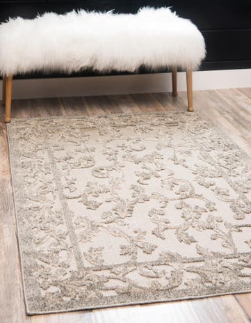 Light Gray Easy-Clean Botanical Indoor / Outdoor Rug