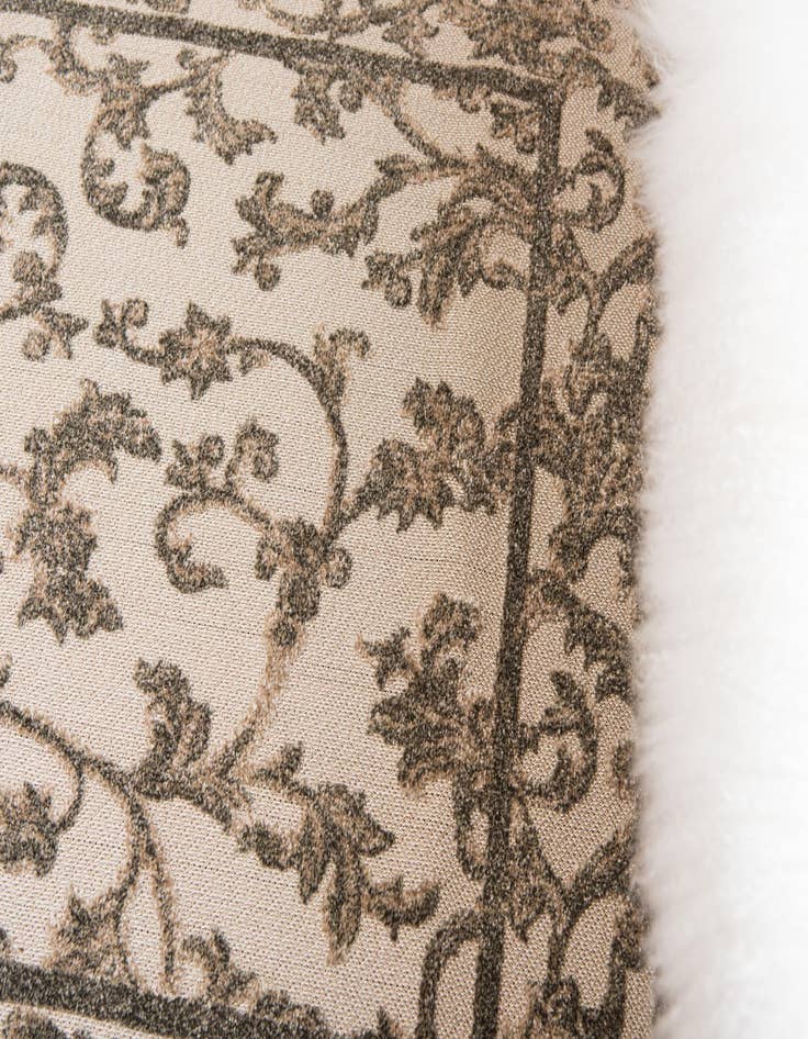 Detail image of 4' x 6' Easy-Clean Botanical Indoor / Outdoor Rug