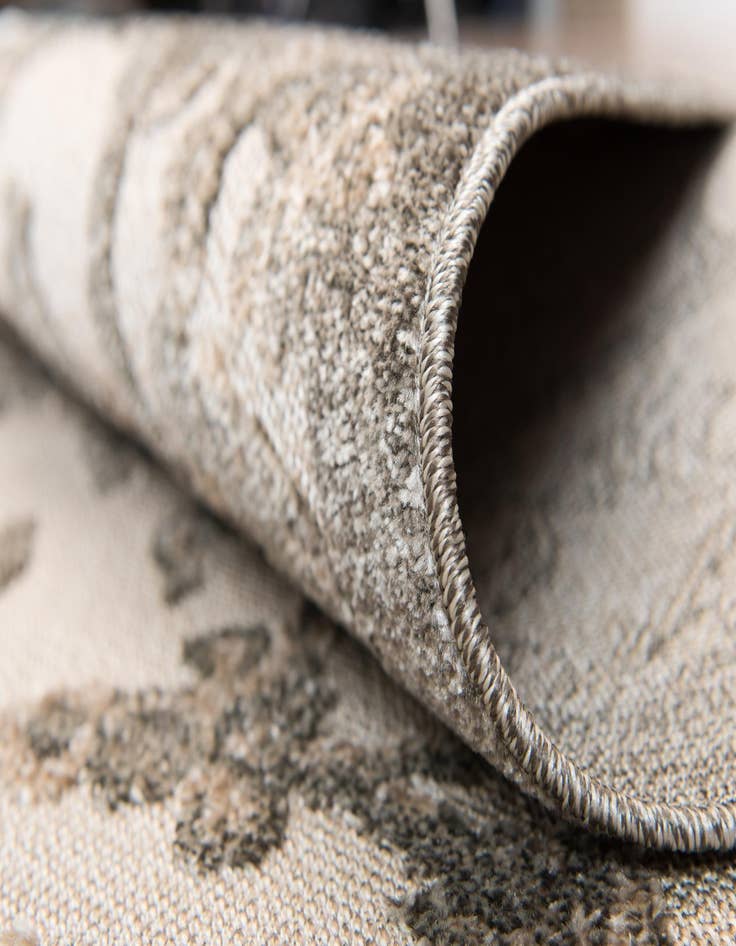 Detail image of 4' x 6' Easy-Clean Botanical Indoor / Outdoor Rug