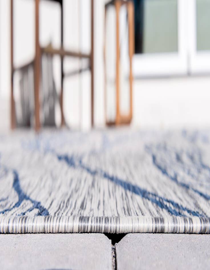 Detail image of 6' x 9'  Washable Botanical Indoor / Outdoor Rug