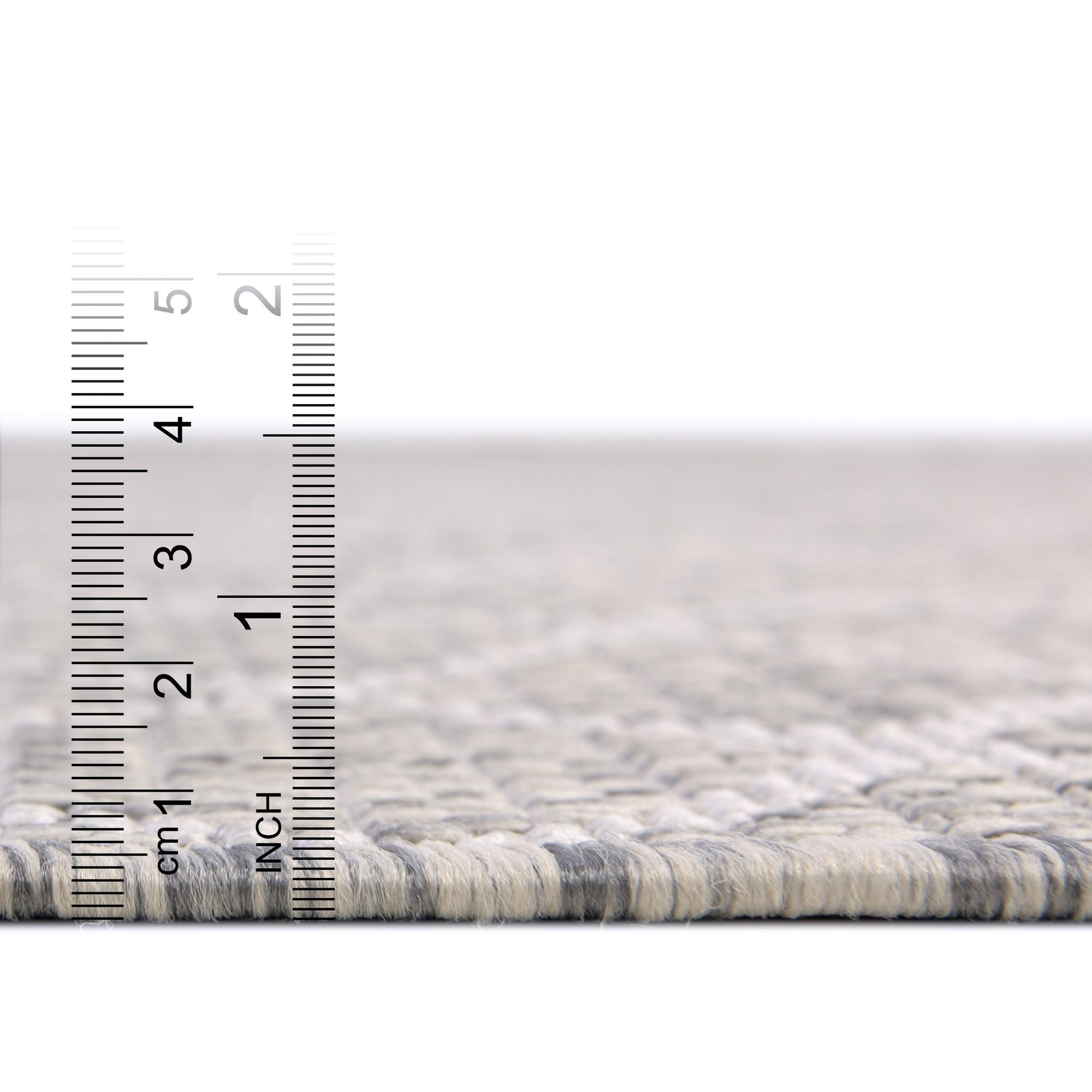 10' x 14' Easy-Clean Lattice Indoor / Outdoor Rug