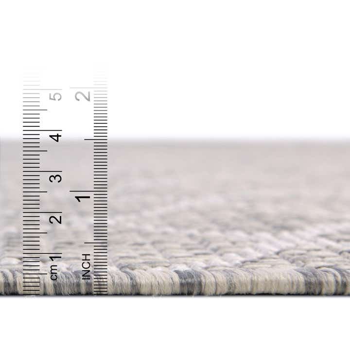 4' x 6' Easy-Clean Lattice Indoor / Outdoor Rug