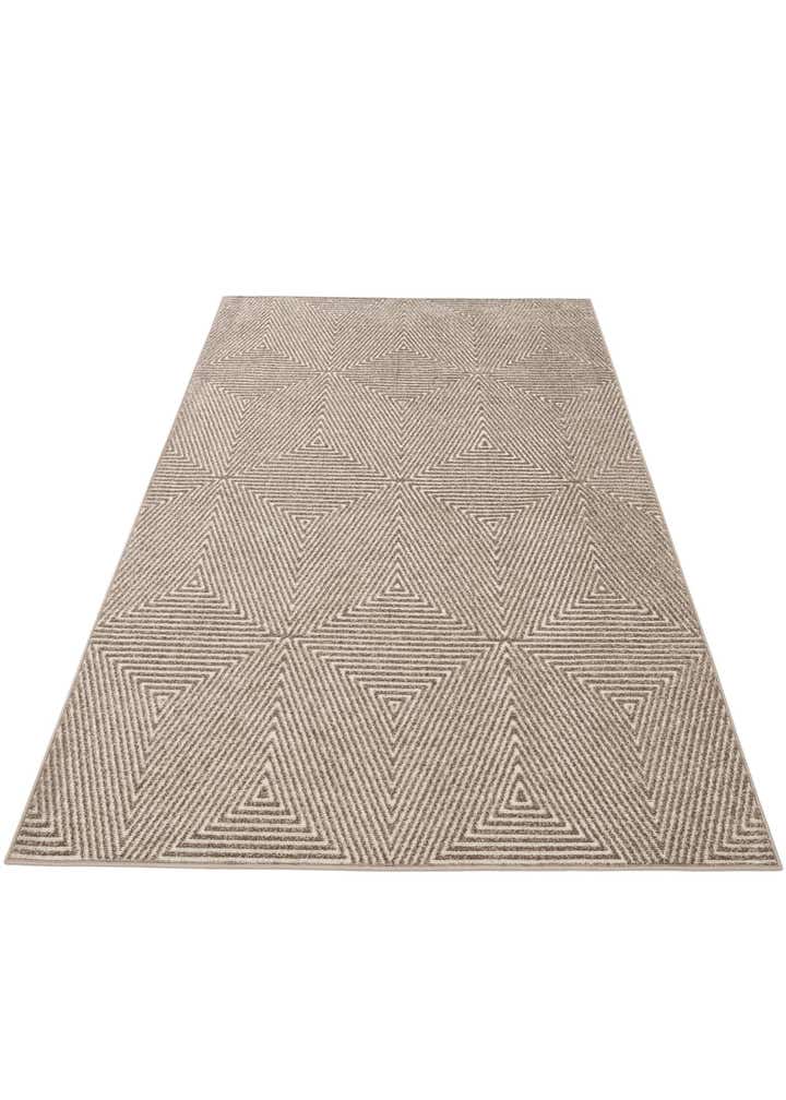 5' 3 x 7' 8 Easy-Clean Modern Indoor / Outdoor Rug