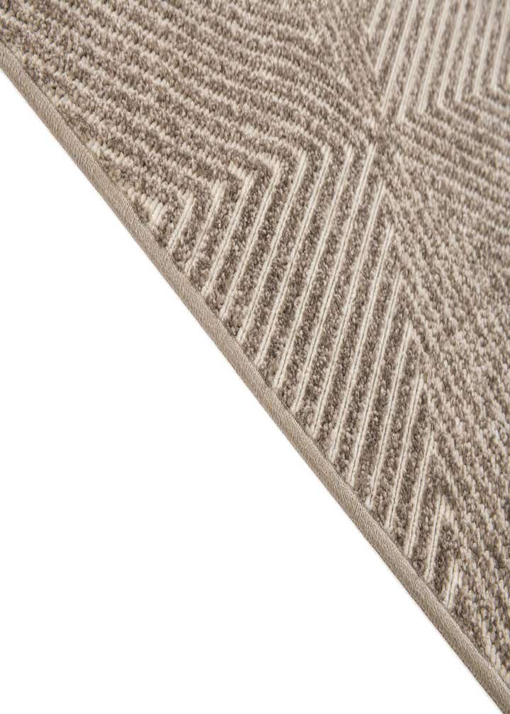 5' 3 x 7' 8 Easy-Clean Modern Indoor / Outdoor Rug