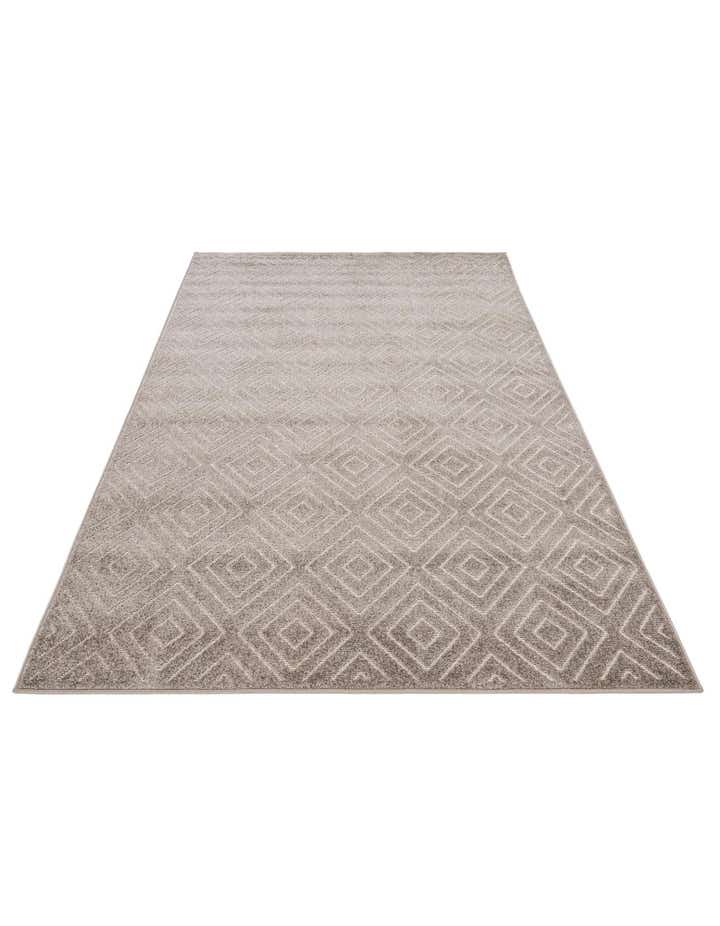 5' 3 x 7' 8 Easy-Clean Modern Indoor / Outdoor Rug