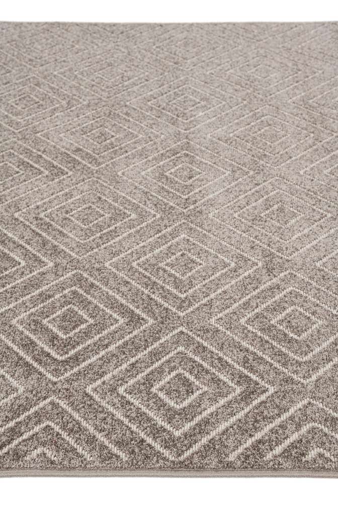 5' 3 x 7' 8 Easy-Clean Modern Indoor / Outdoor Rug
