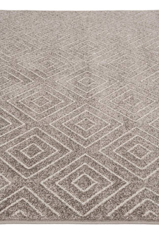 Detail image of 5' 3 x 7' 8 Easy-Clean Modern Indoor / Outdoor Rug