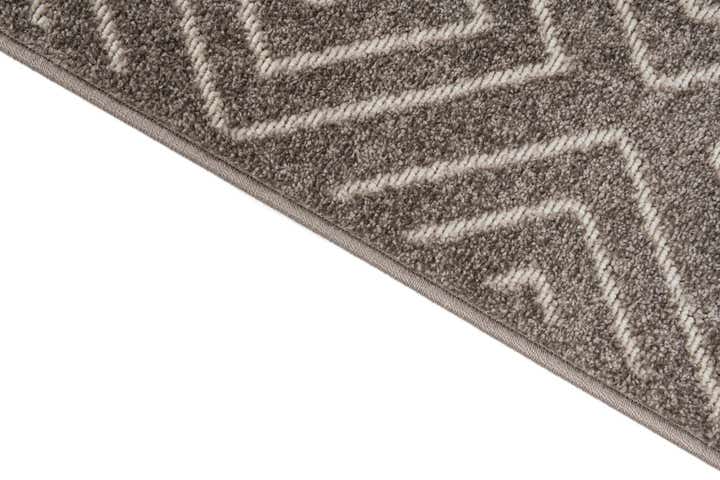 5' 3 x 7' 8 Easy-Clean Modern Indoor / Outdoor Rug