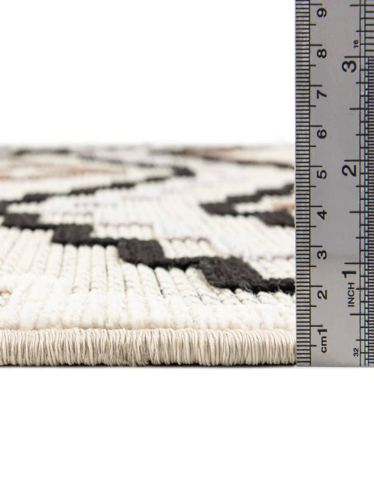 Detail image of 5' x 7' 7 Washable Indoor / Outdoor Rug