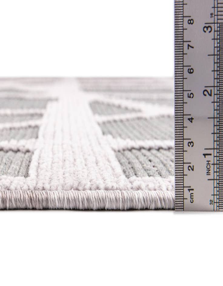 Detail image of 5' x 7' 7  Washable  Indoor / Outdoor Rug