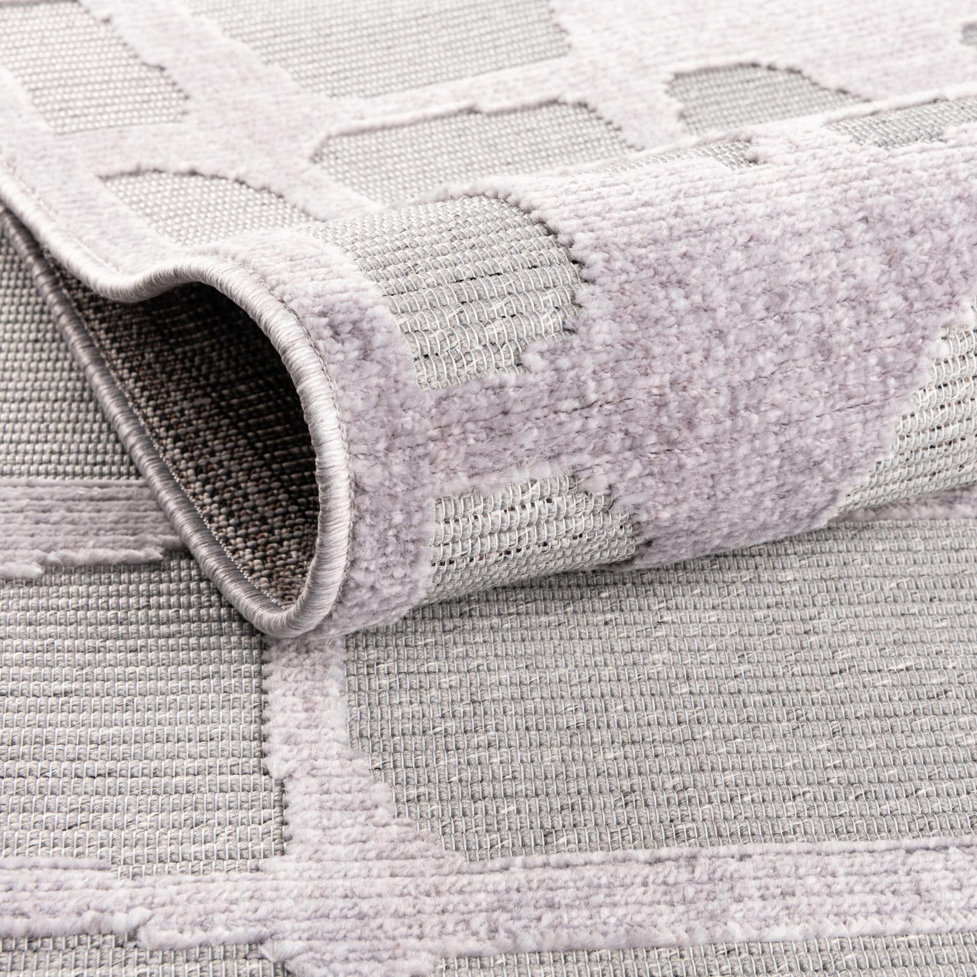 5' x 7' 7 Easy-Clean Indoor / Outdoor Rug