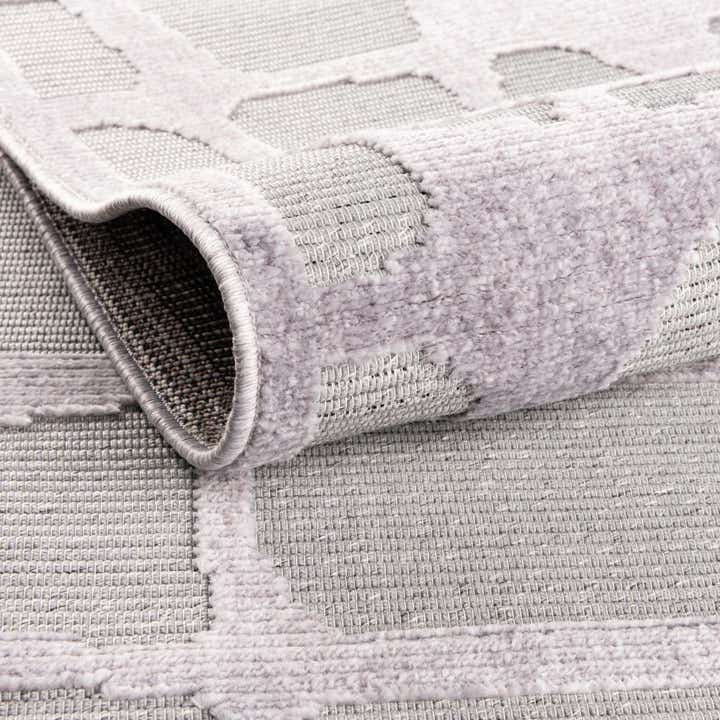5' x 7' 7 Easy-Clean Indoor / Outdoor Rug
