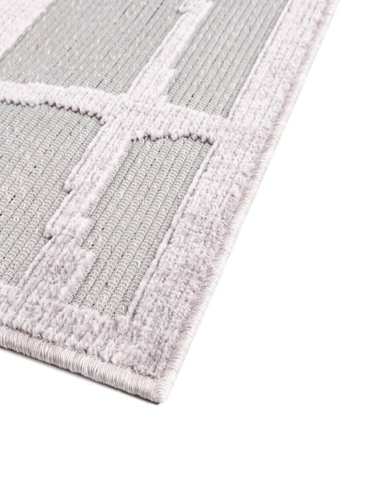 Detail image of 5' x 7' 7 Easy-Clean Indoor / Outdoor Rug