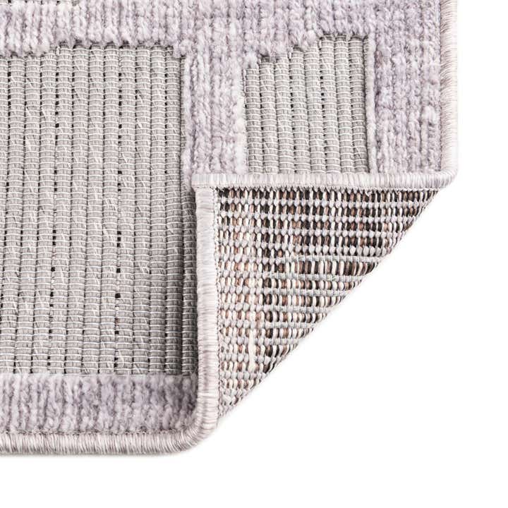 5' x 7' 7 Easy-Clean Indoor / Outdoor Rug