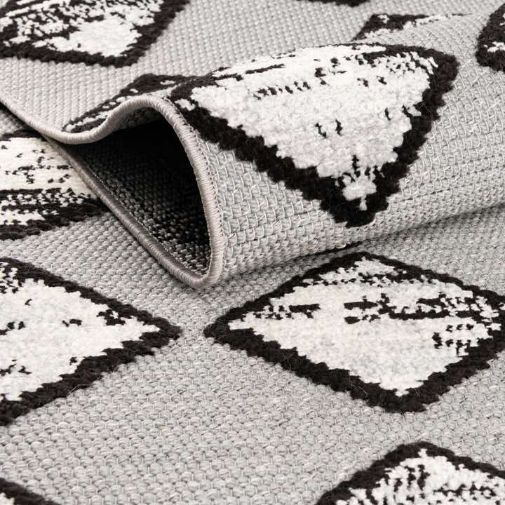 5' 3 x 7' 7 Easy-Clean Indoor / Outdoor Rug