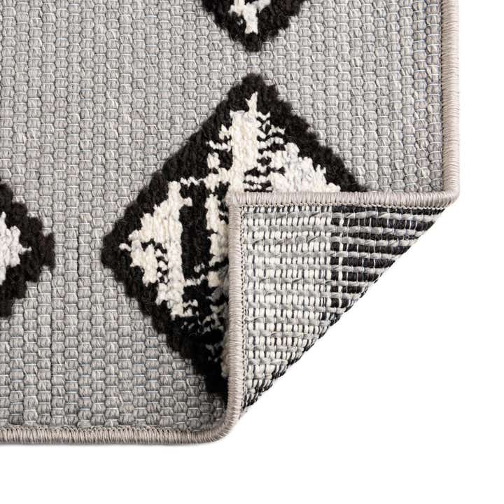 5' 3 x 7' 7 Easy-Clean Indoor / Outdoor Rug