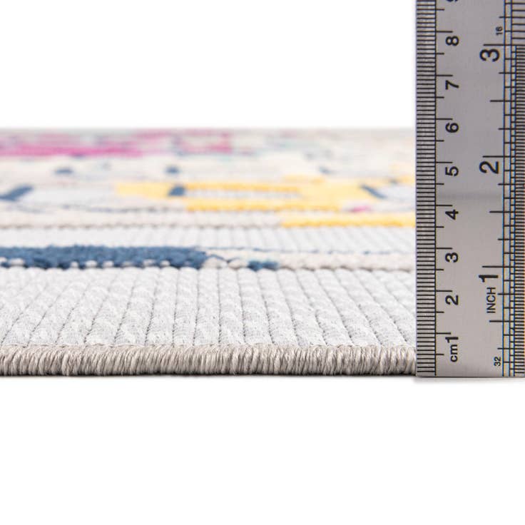 Detail image of 5' 3 x 7' 7 Easy-Clean Indoor / Outdoor Rug
