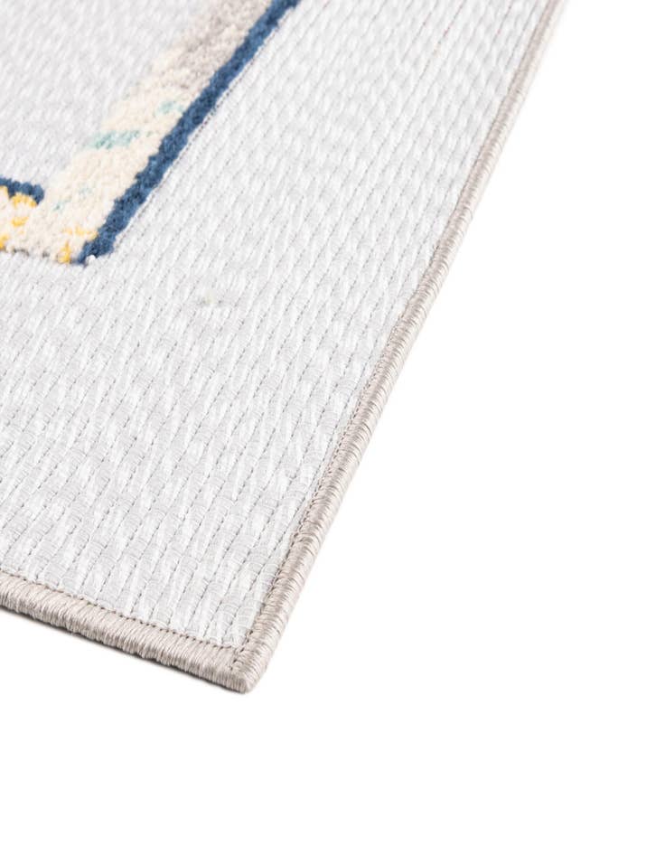 Detail image of 5' 3 x 7' 7  Washable  Indoor / Outdoor Rug