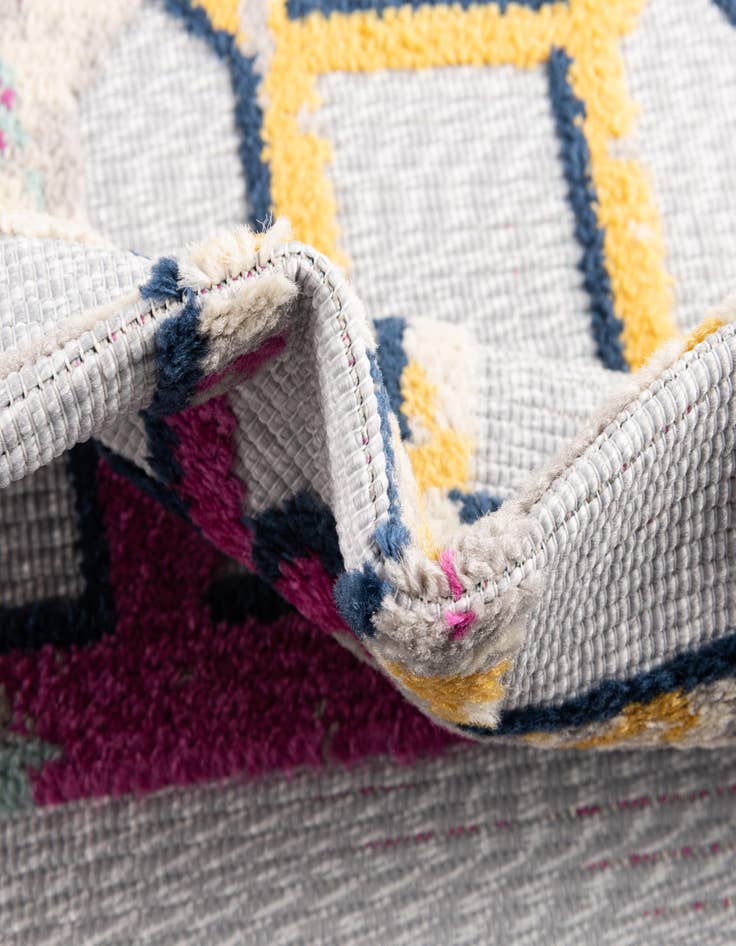 Detail image of 5' 3 x 7' 7  Washable  Indoor / Outdoor Rug