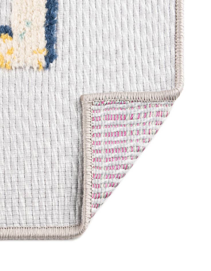 Detail image of 5' 3 x 7' 7  Washable  Indoor / Outdoor Rug