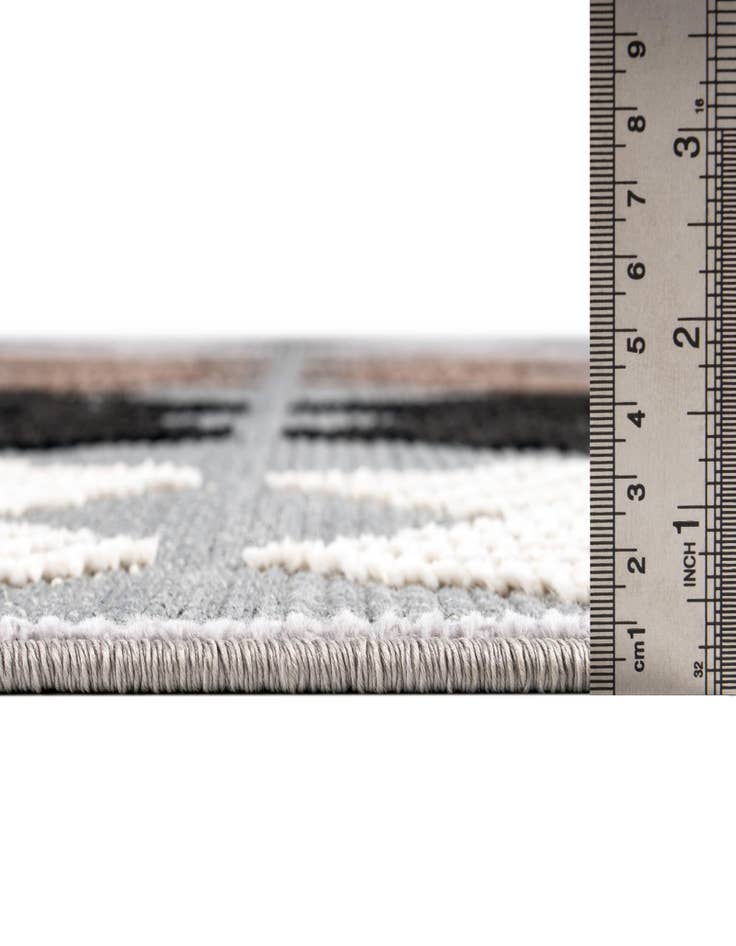 Detail image of 5' x 7' 7  Washable  Indoor / Outdoor Rug