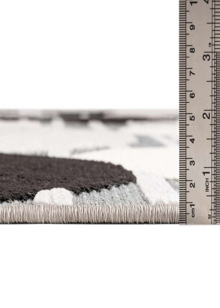 5' 3 x 7' 7 Easy-Clean Indoor / Outdoor Rug