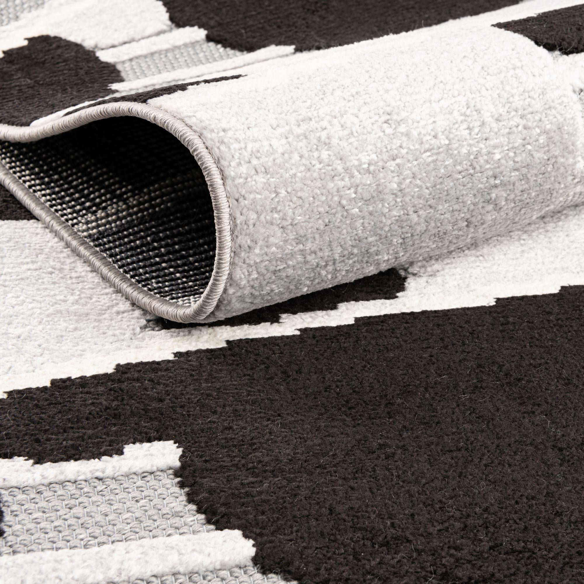 5' 3 x 7' 7 Easy-Clean Indoor / Outdoor Rug