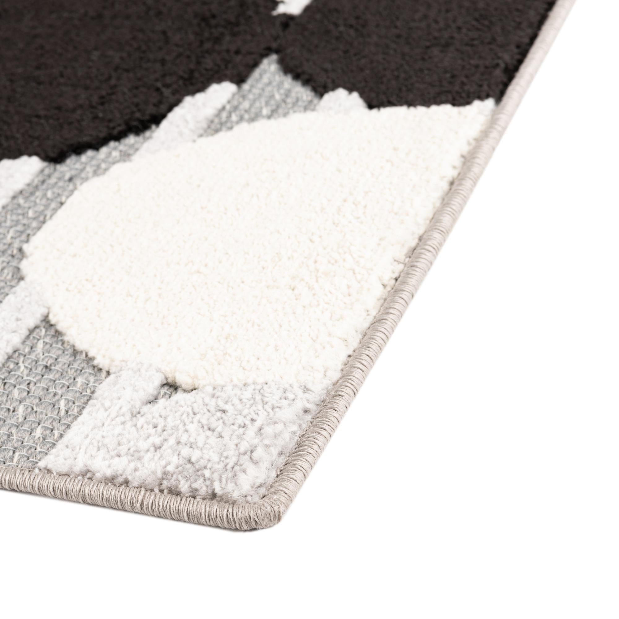 5' 3 x 7' 7 Easy-Clean Indoor / Outdoor Rug
