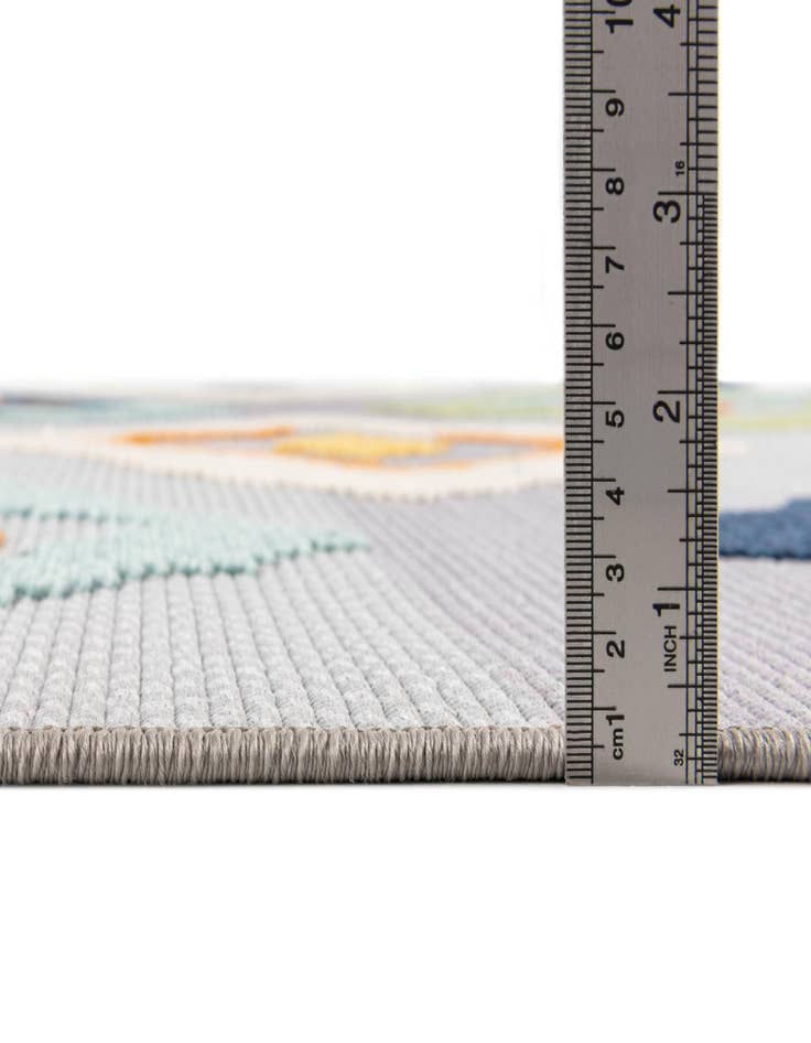 Detail image of 5' 3 x 7' 7 Easy-Clean Indoor / Outdoor Rug