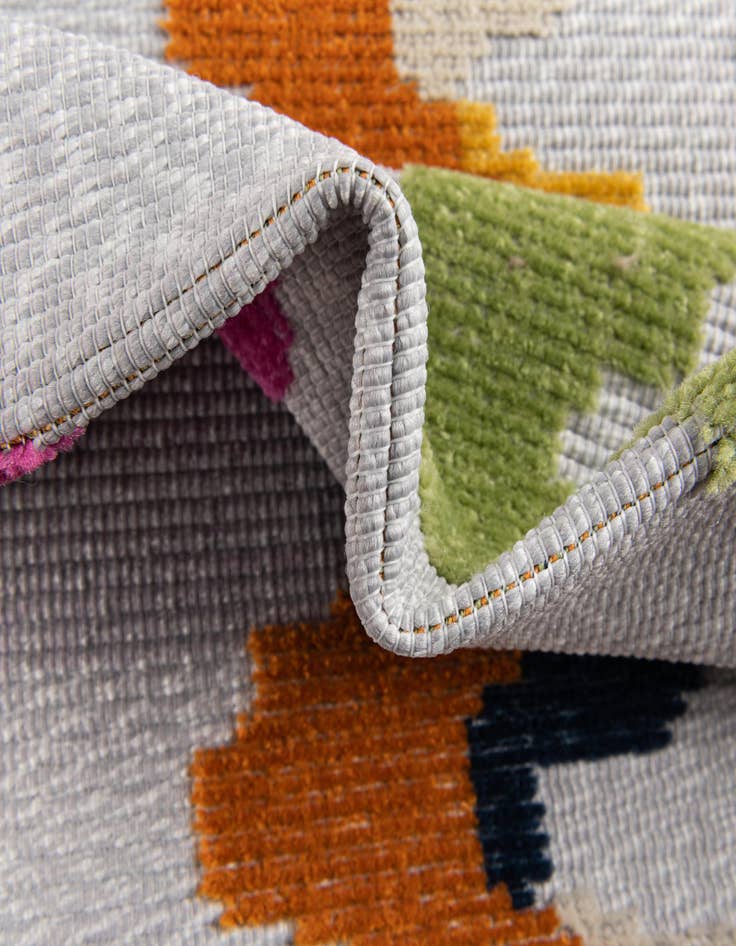 Detail image of 5' 3 x 7' 7 Easy-Clean Indoor / Outdoor Rug