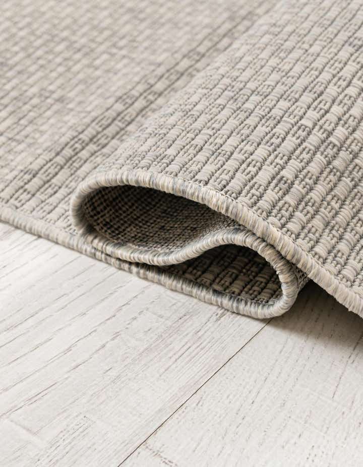 4' x 6' Easy-Clean Solid Indoor / Outdoor Rug