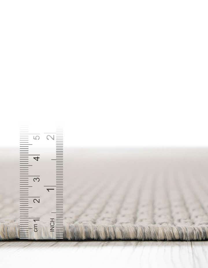 4' x 6' Easy-Clean Solid Indoor / Outdoor Rug