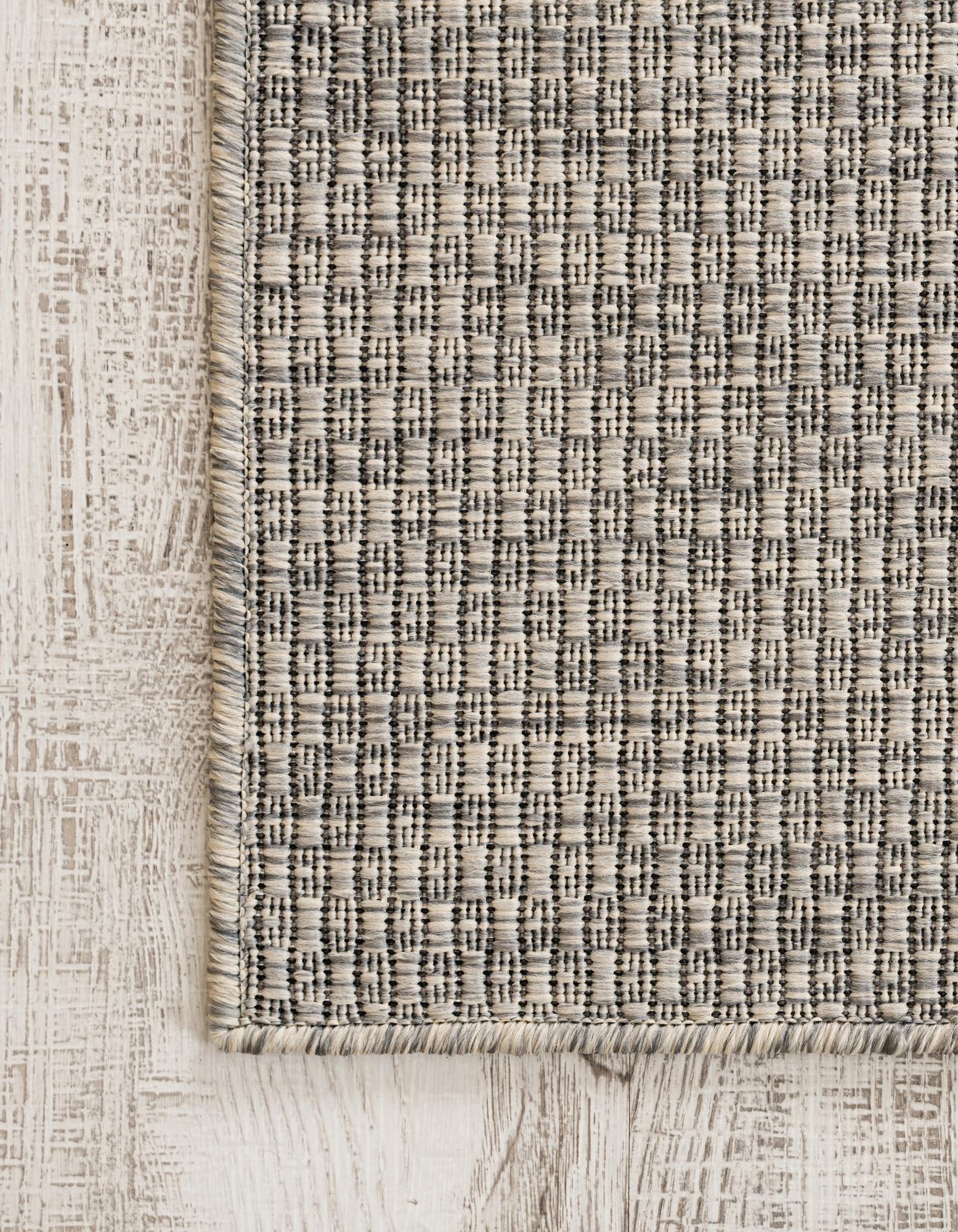 5' 3 x 8' Easy-Clean Solid Indoor / Outdoor Rug