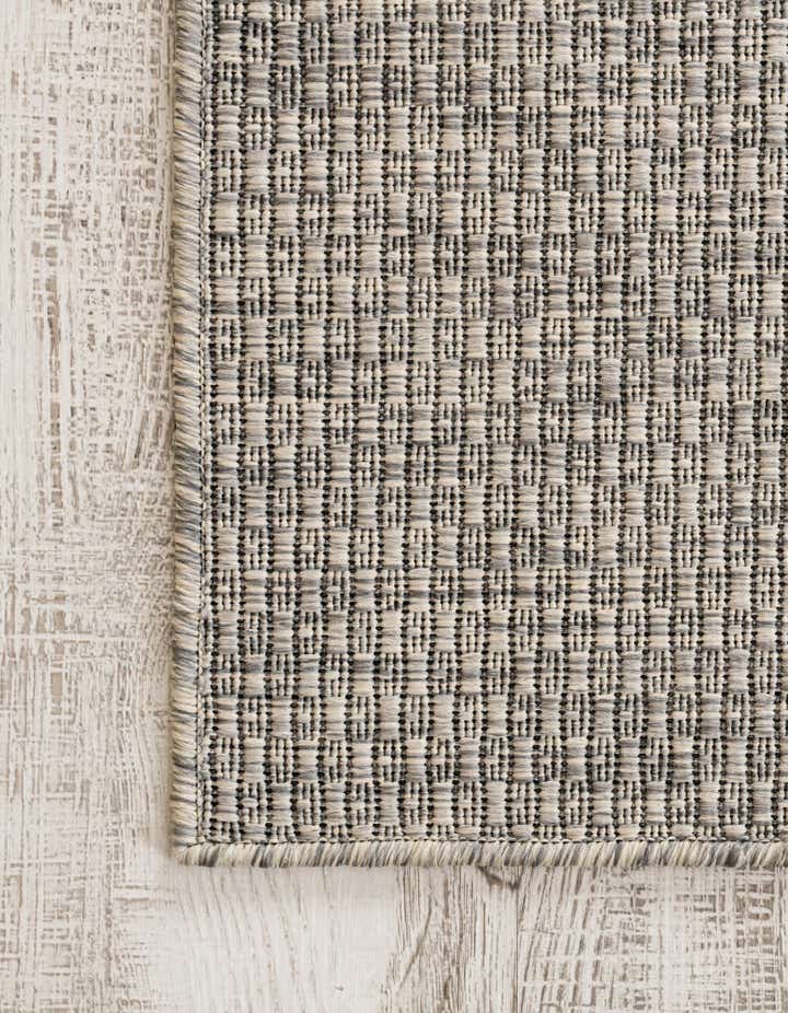 5' 3 x 8' Easy-Clean Solid Indoor / Outdoor Rug