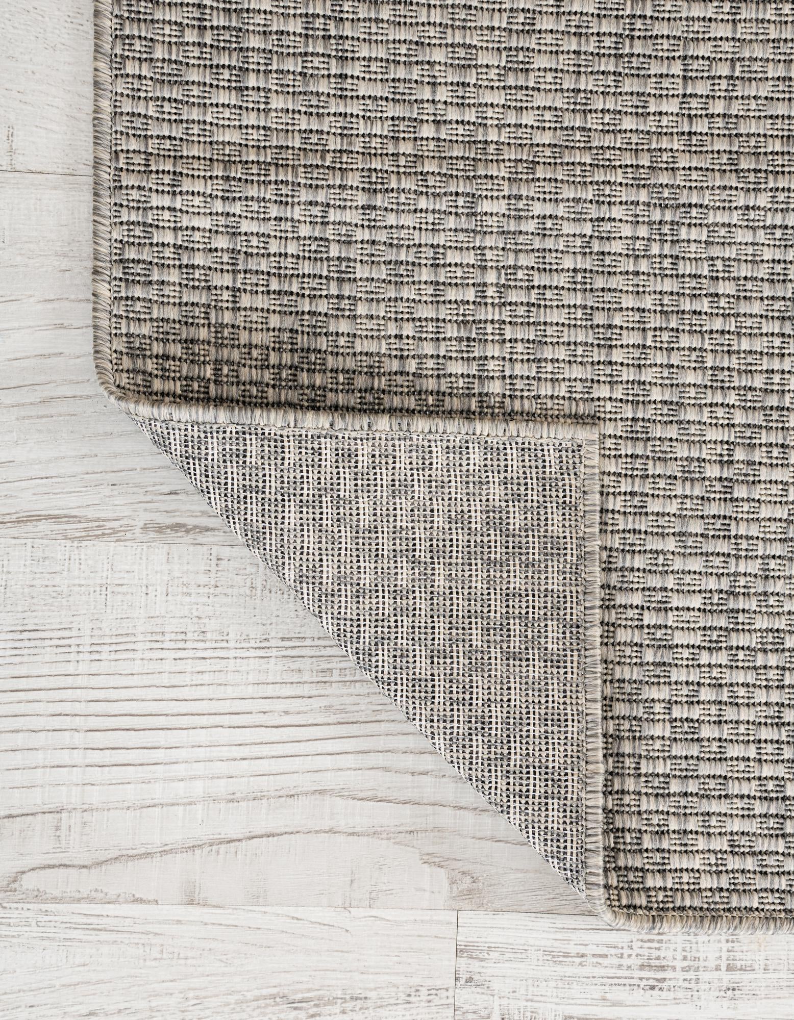 5' 3 x 8' Easy-Clean Solid Indoor / Outdoor Rug