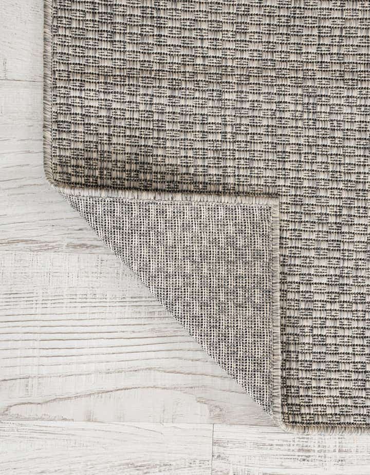 5' 3 x 8' Easy-Clean Solid Indoor / Outdoor Rug