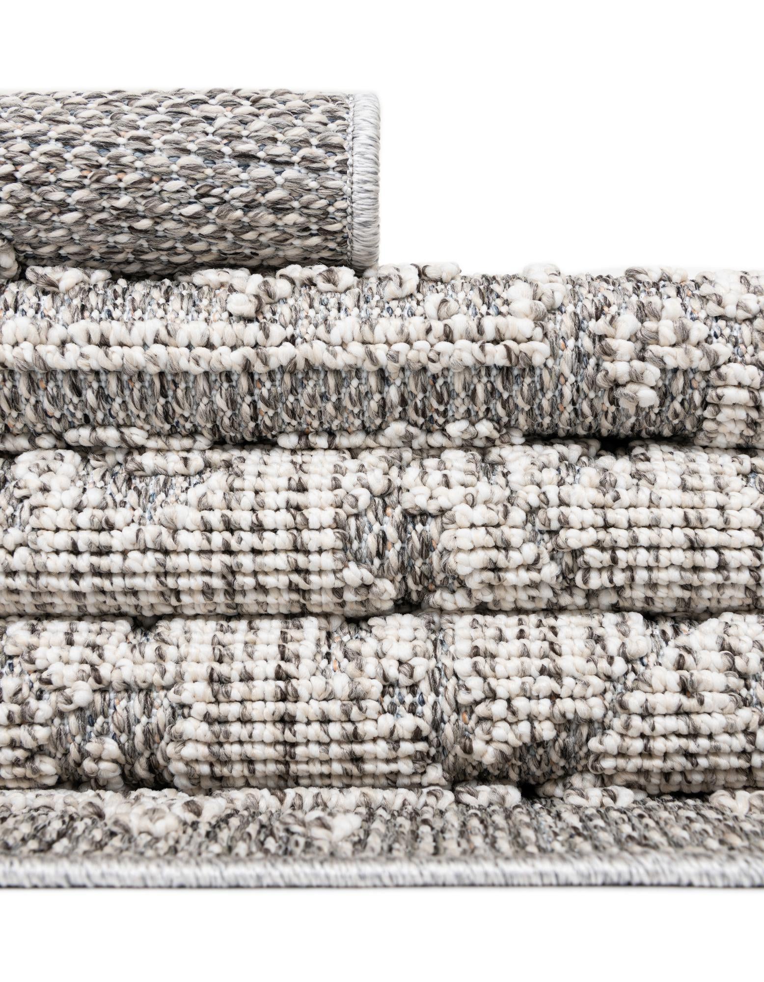 10' x 14' 1 Easy-Clean Traditional Indoor / Outdoor Rug