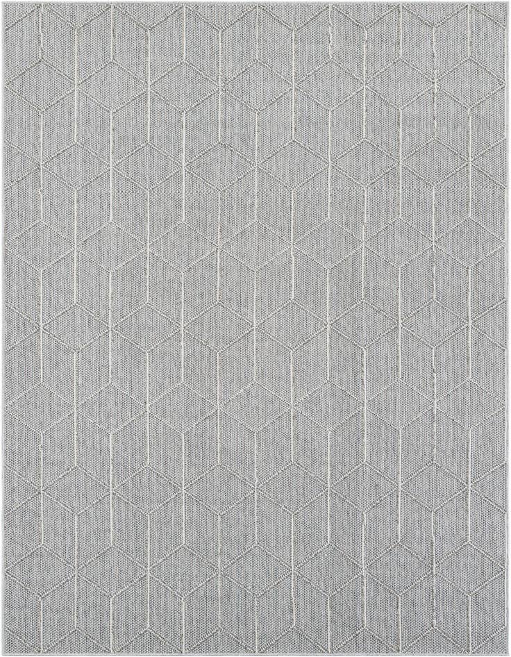 Detail image of 6' 1 x 9' Easy-Clean Trellis Indoor / Outdoor Rug